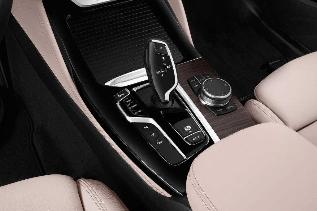 BMW X4 (Baujahr 2018) xLine 5 Türen Schalthebel