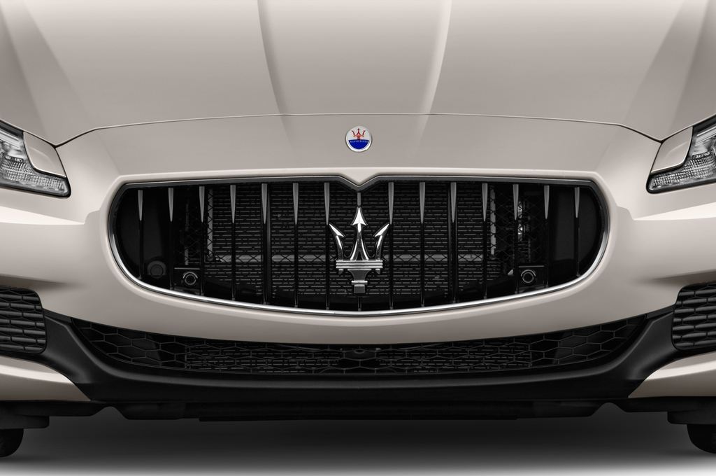 Maserati Quattroporte (Baujahr 2015) S Q4 V6 Awd 4 Türen Kühlergrill und Scheinwerfer