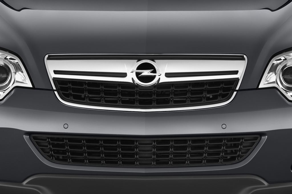 Opel Antara (Baujahr 2011) Design Edition 5 Türen Kühlergrill und Scheinwerfer