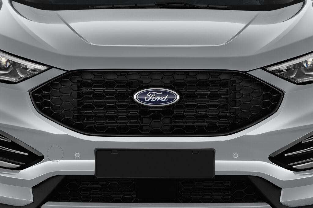 Ford Edge (Baujahr 2019) ST-Line 5 Türen Kühlergrill und Scheinwerfer