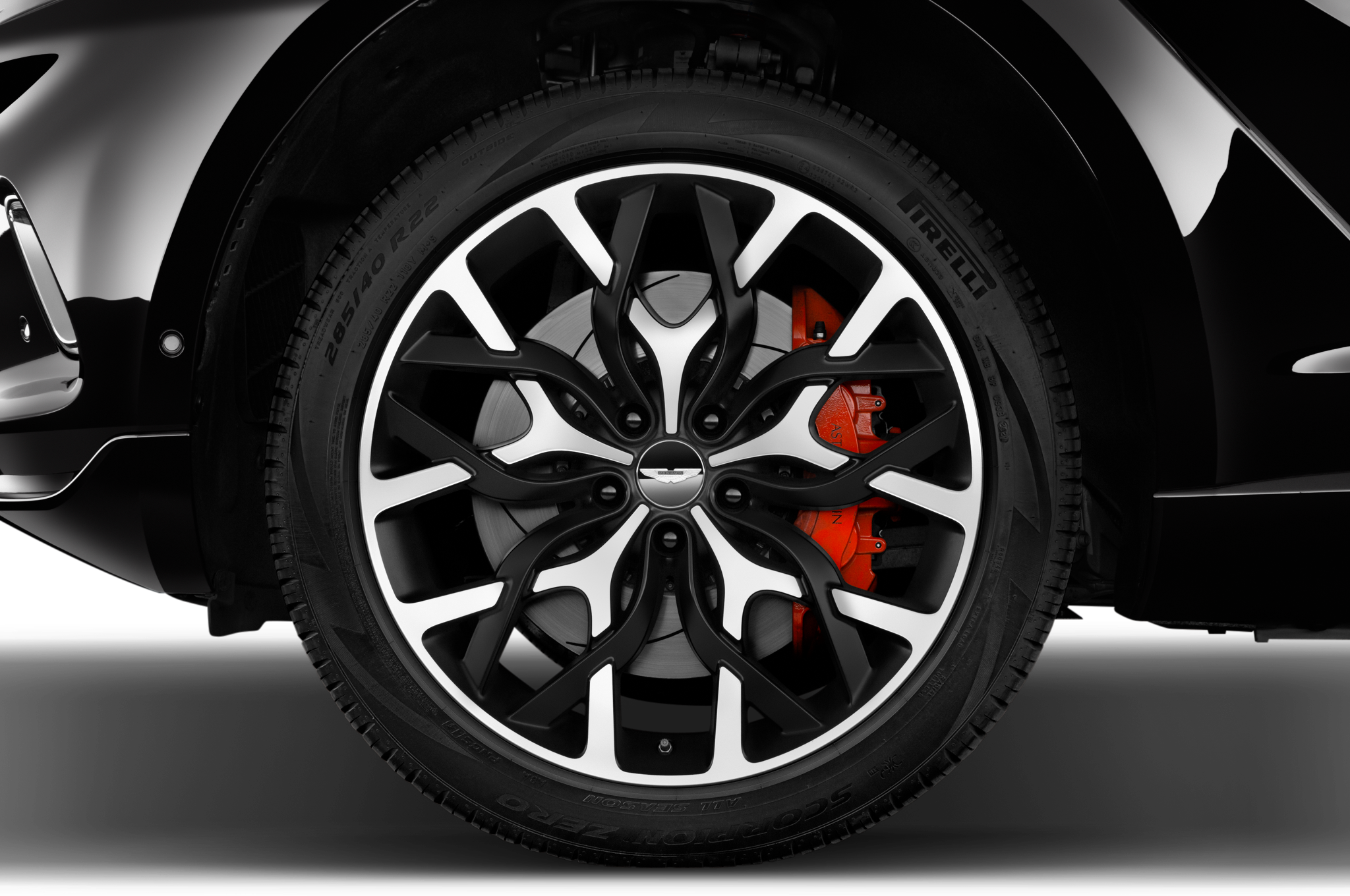 Aston Martin DBX (Baujahr 2022) Base 5 Türen Reifen und Felge