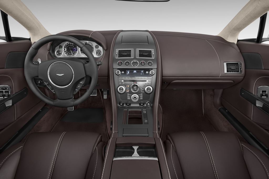 Aston Martin V8 Vantage (Baujahr 2010) - 2 Türen Cockpit und Innenraum