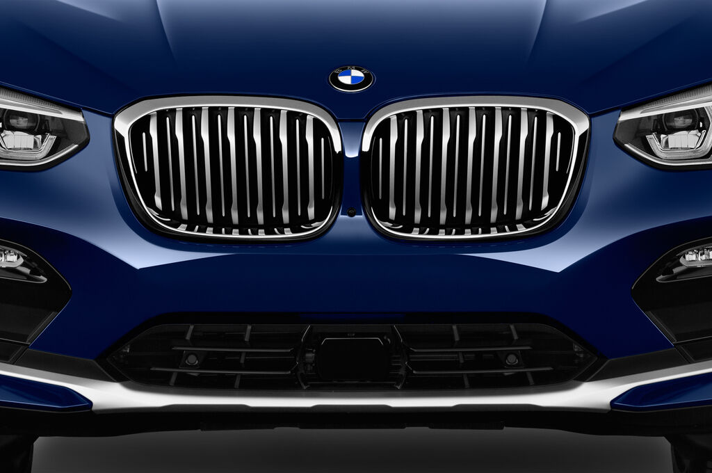BMW X4 (Baujahr 2018) xLine 5 Türen Kühlergrill und Scheinwerfer