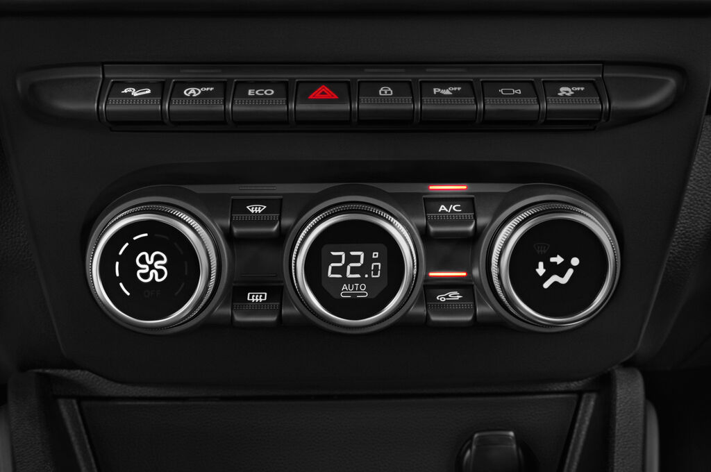 Dacia Duster (Baujahr 2018) Prestige 5 Türen Temperatur und Klimaanlage