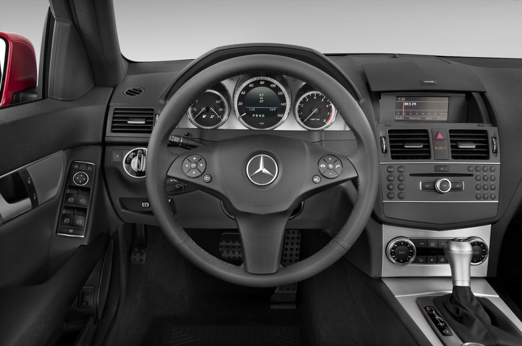 Mercedes C-Class (Baujahr 2011) Avantgarde 4 Türen Lenkrad