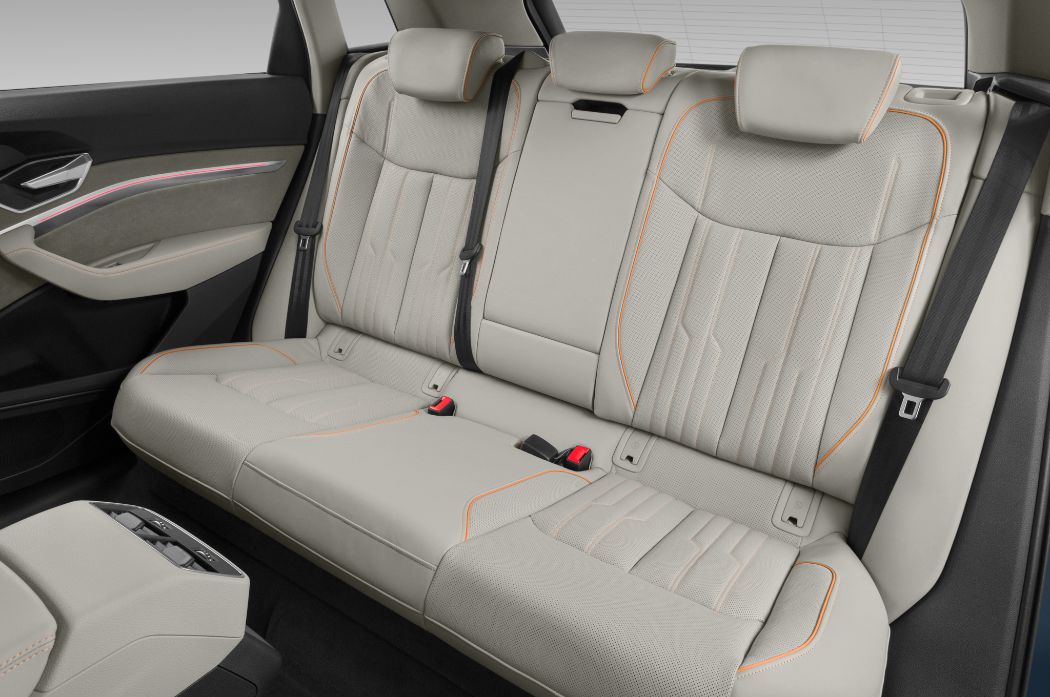 Audi Q8 e-tron (Baujahr 2023) Advanced 5 Türen Rücksitze