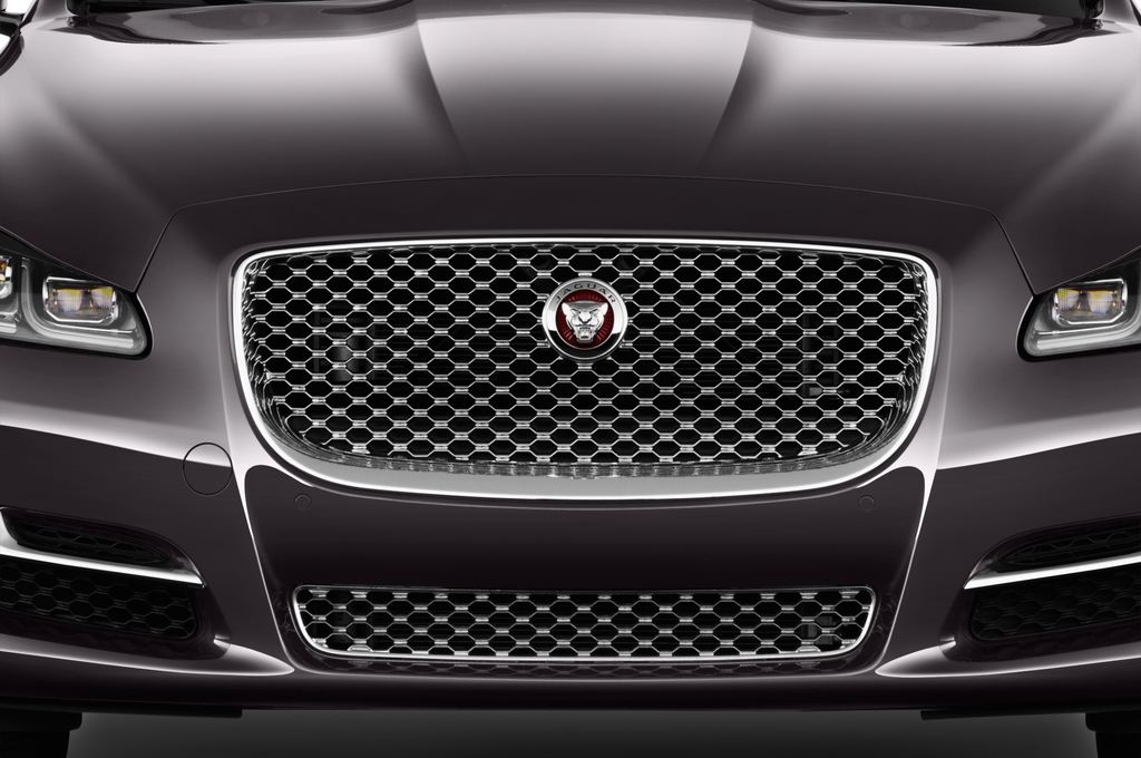 Jaguar XJ (Baujahr 2016) Premium Luxury 4 Türen Kühlergrill und Scheinwerfer