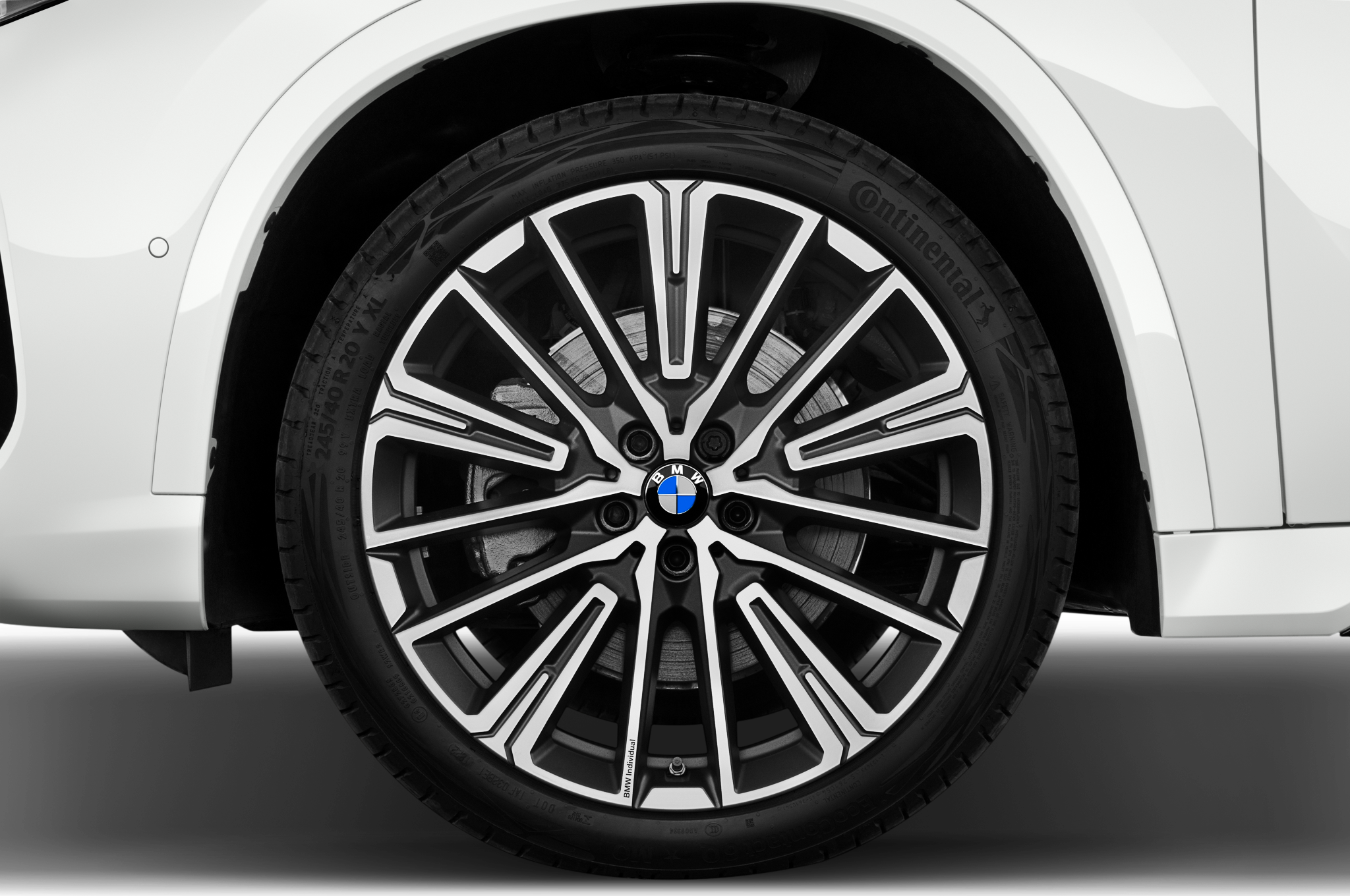 BMW X1 (Baujahr 2023) M Sportpaket 5 Türen Reifen und Felge