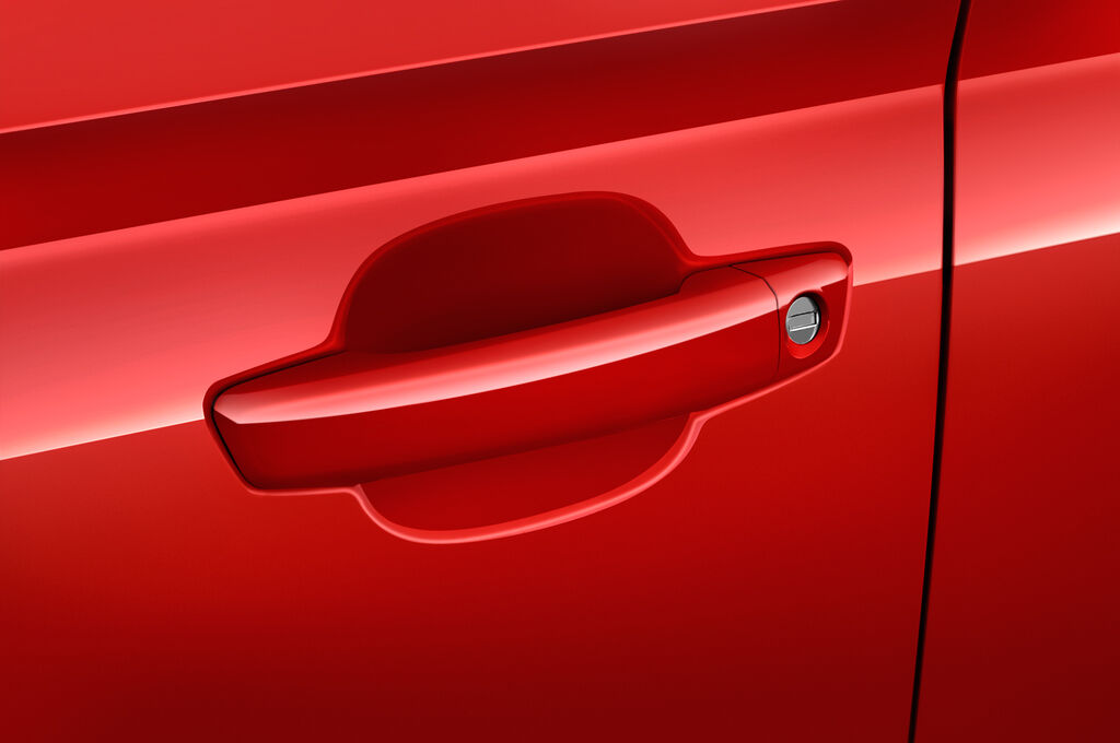 Audi RS 3 (Baujahr 2019) - 4 Türen Türgriff