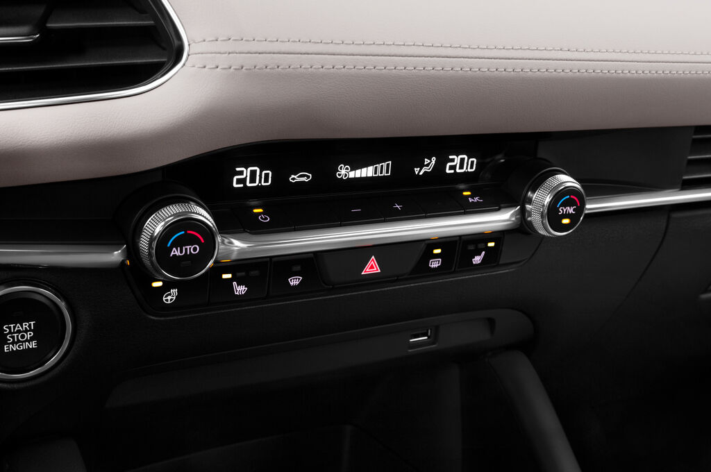 Mazda Mazda3 (Baujahr 2020) Skyactive 4 Türen Temperatur und Klimaanlage
