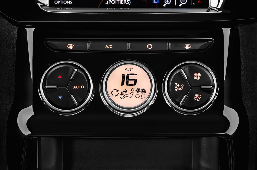 DS DS3 (Baujahr 2016) Sport Chic 2 Türen Temperatur und Klimaanlage
