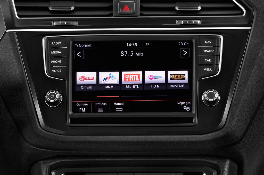 Volkswagen Tiguan (Baujahr 2017) Comfortline 5 Türen Radio und Infotainmentsystem
