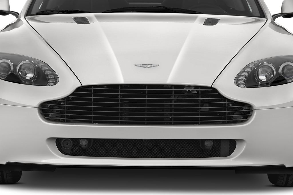 Aston Martin V8 Vantage (Baujahr 2010) - 2 Türen Kühlergrill und Scheinwerfer