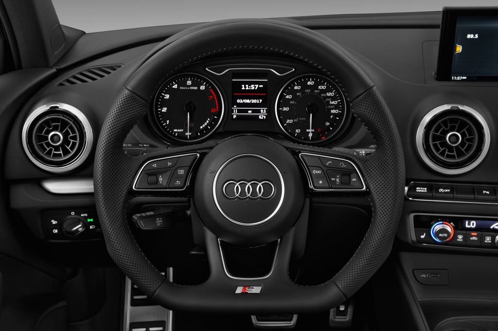 Audi S3 (Baujahr 2017) - 4 Türen Lenkrad