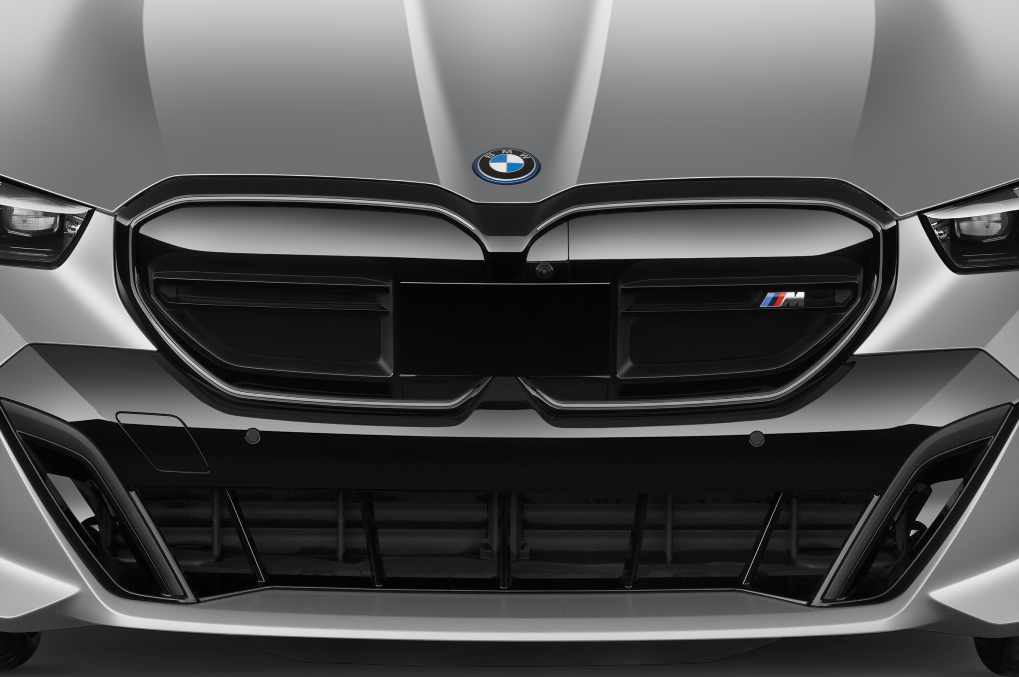 BMW i5 (Baujahr 2024) M60 xDrive 5 Türen Kühlergrill und Scheinwerfer