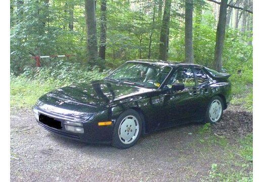 Porsche 944