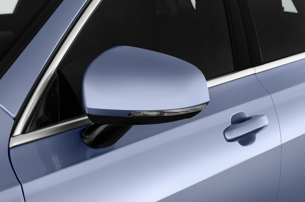 Volvo V90 (Baujahr 2019) Momentum 5 Türen Außenspiegel