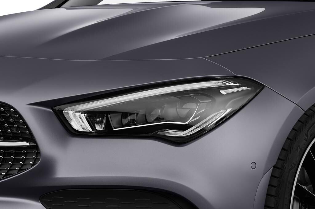 Mercedes CLA (Baujahr 2020) - 4 Türen Scheinwerfer