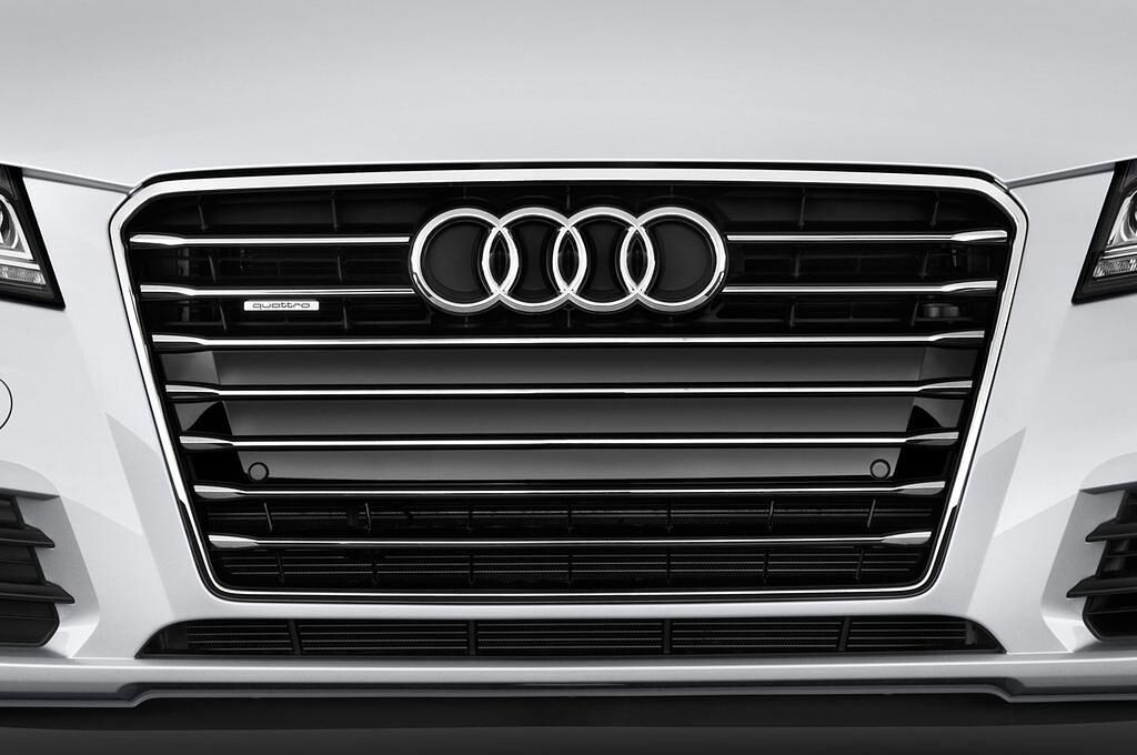 Audi A7 (Baujahr 2012) 3.0 TFSI Quattro 5 Türen Kühlergrill und Scheinwerfer