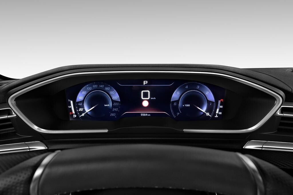 Peugeot 508 (Baujahr 2019) Allure 5 Türen Tacho und Fahrerinstrumente