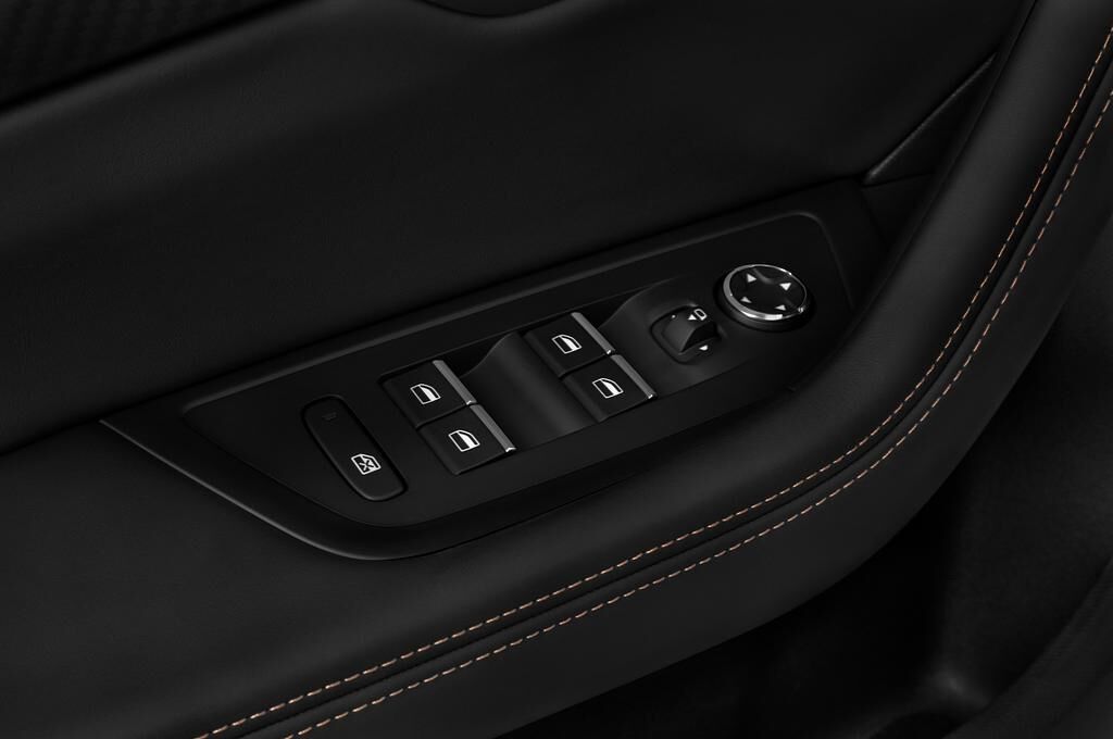 Peugeot 508 (Baujahr 2019) Allure 5 Türen Bedienungselemente Tür