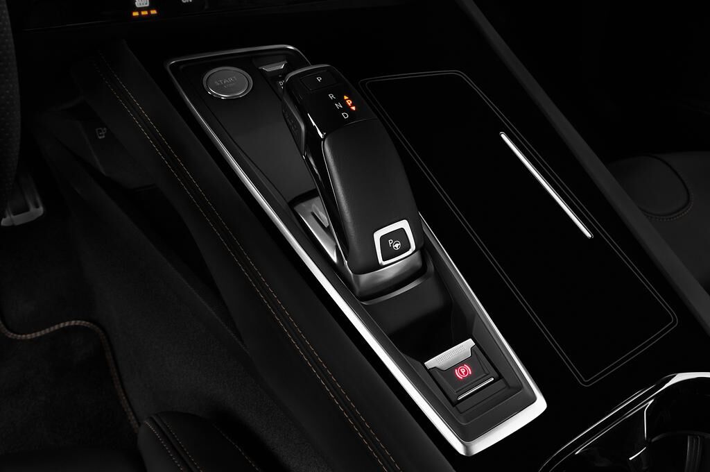 Peugeot 508 (Baujahr 2019) Allure 5 Türen Schalthebel