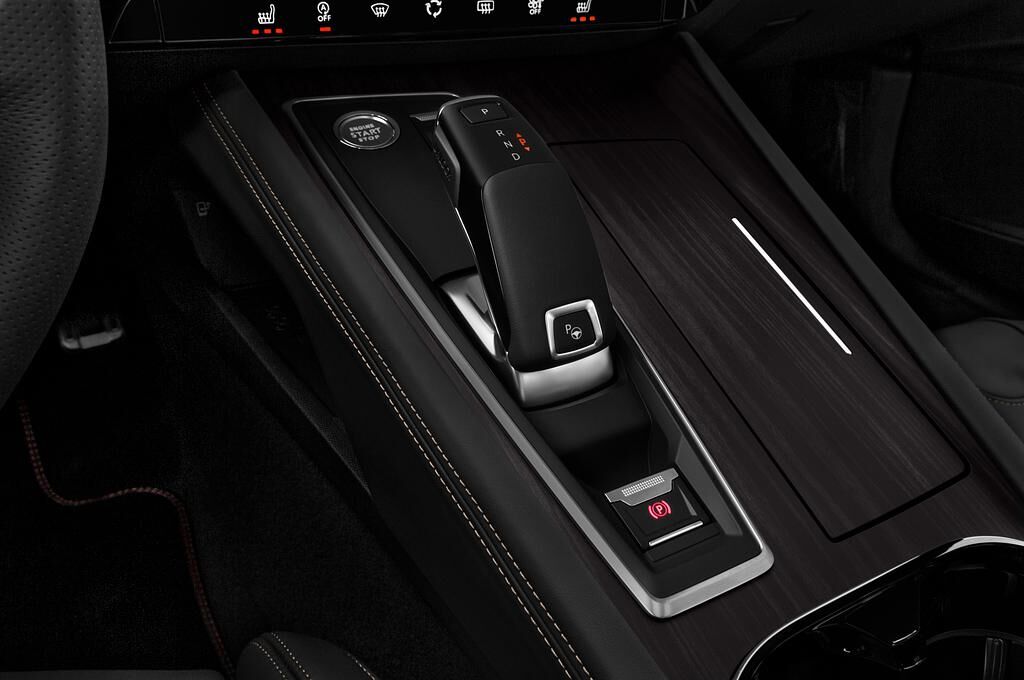 Peugeot 508 (Baujahr 2019) First Edition 5 Türen Schalthebel