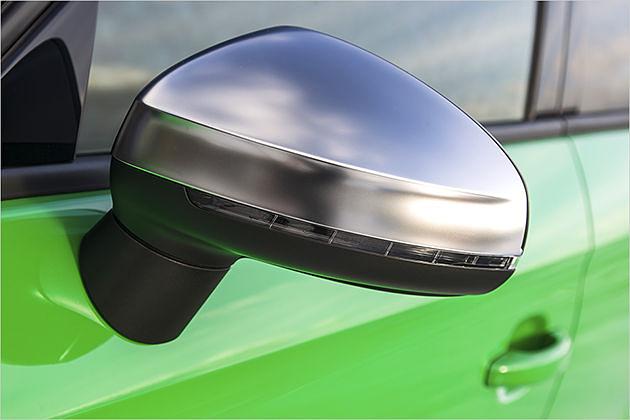 Zu den Insignien des stärksten Audi A1 gehören Außenspiegelkappen in Alu-Optik