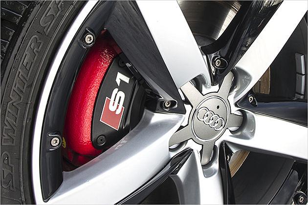 Die roten Bremssättel sind Bestandteil eines Pakets für 1.250 Euro