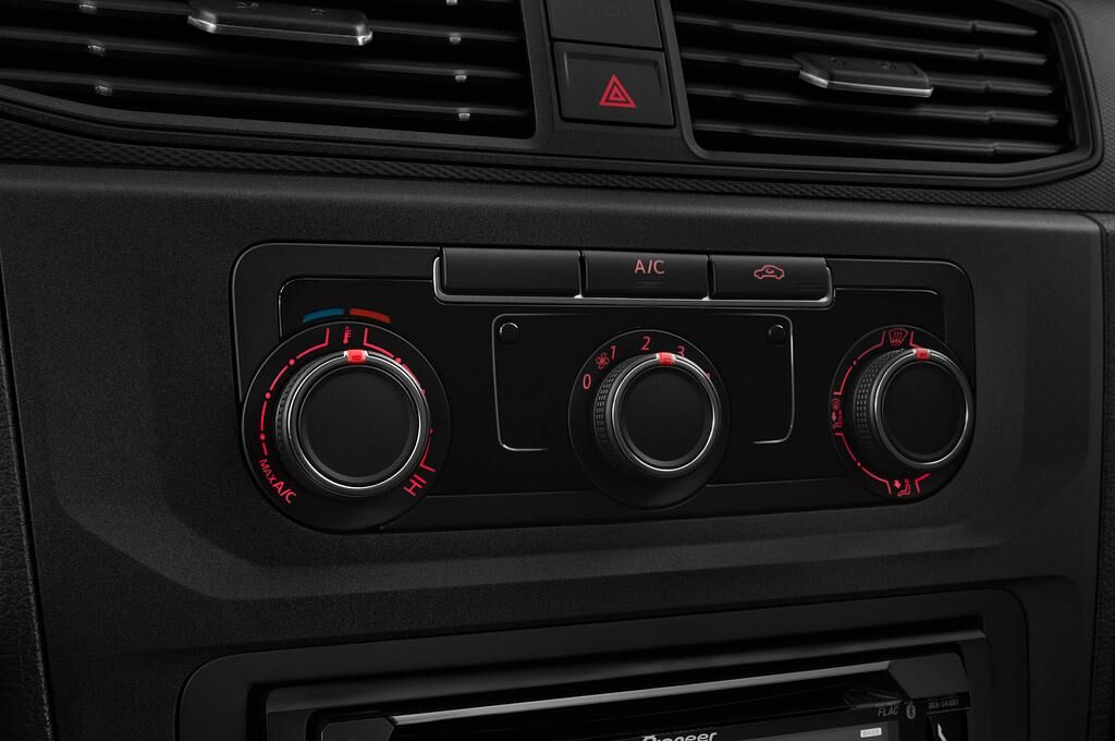 Volkswagen Caddy Van (Baujahr 2019) - 4 Türen Temperatur und Klimaanlage