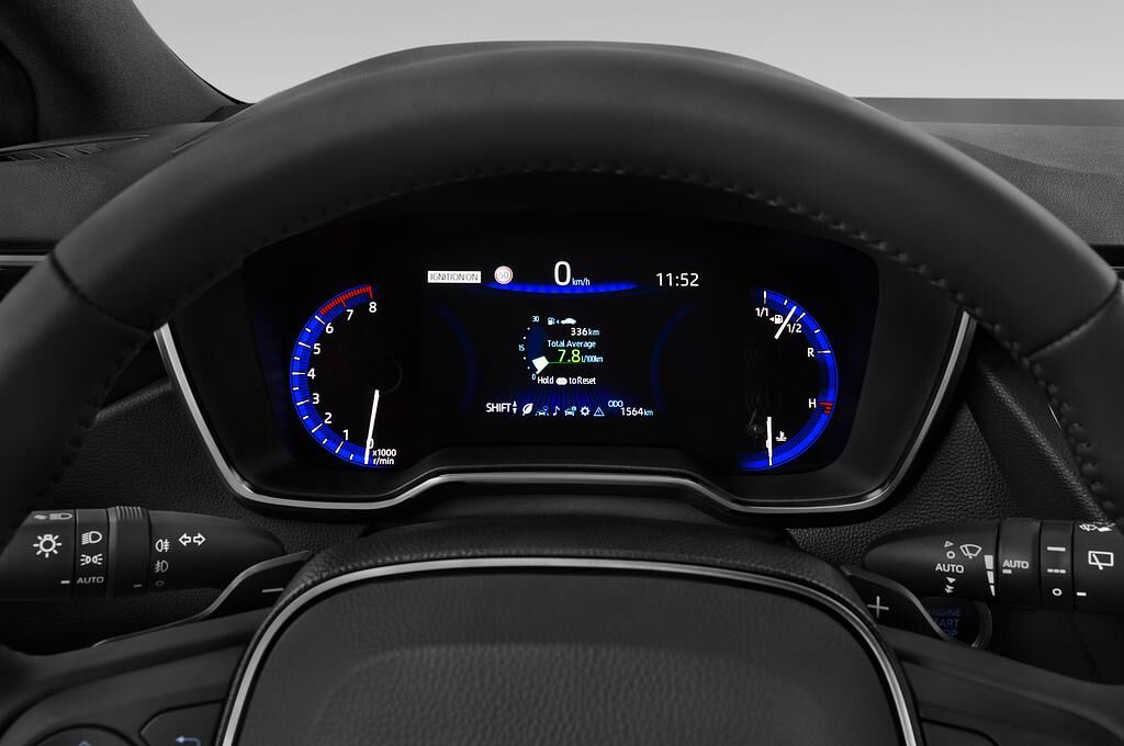 Toyota Corolla (Baujahr 2019) Comfort 5 Türen Tacho und Fahrerinstrumente