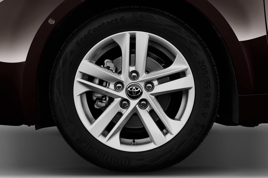 Toyota Corolla (Baujahr 2019) Comfort 5 Türen Reifen und Felge