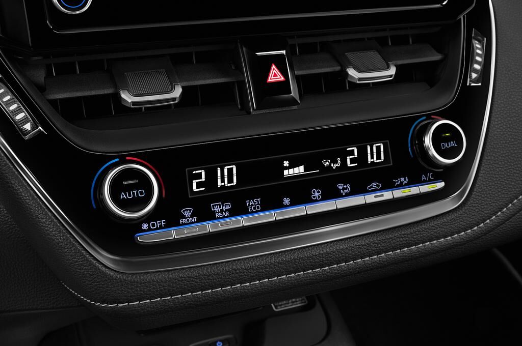 Toyota Corolla (Baujahr 2019) Comfort 5 Türen Temperatur und Klimaanlage