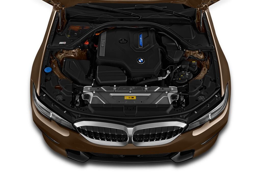 BMW 3 Series (Baujahr 2019) Sport Line PHEV 4 Türen Motor