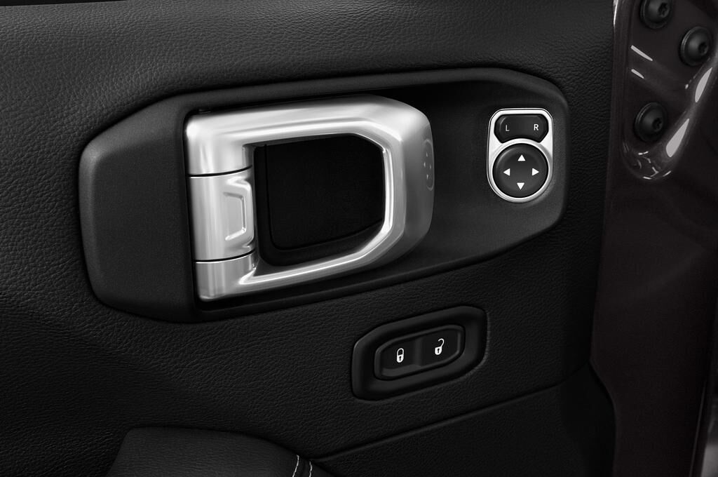 Jeep Wrangler Unlimited (Baujahr 2019) Sahara 5 Türen Bedienungselemente Tür