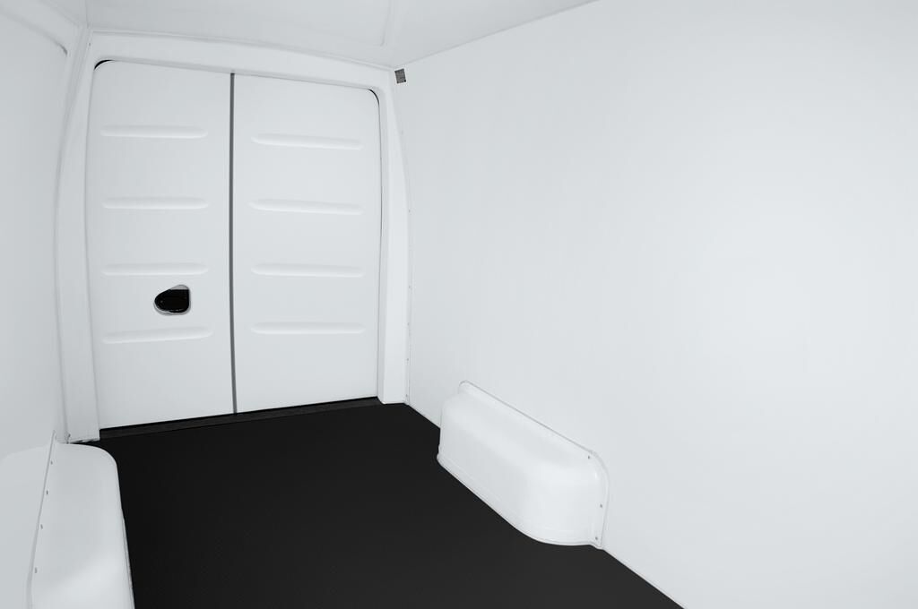 Iveco Daily (Baujahr 2018) - 4 Türen Rücksitze