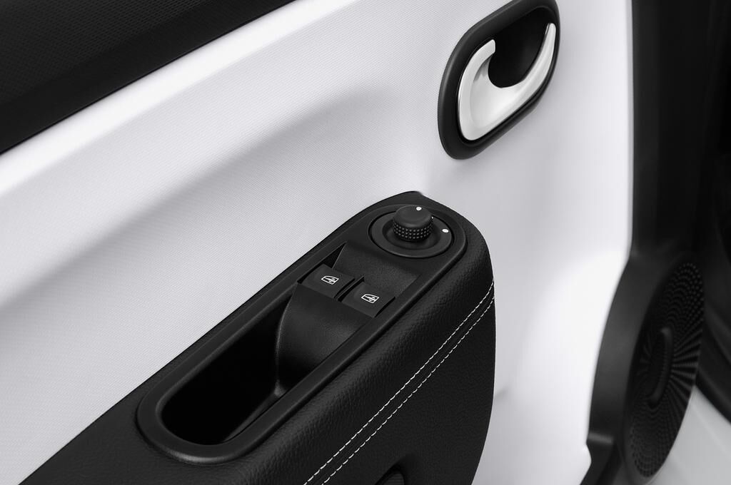 Renault Twingo (Baujahr 2019) Intens 5 Türen Bedienungselemente Tür