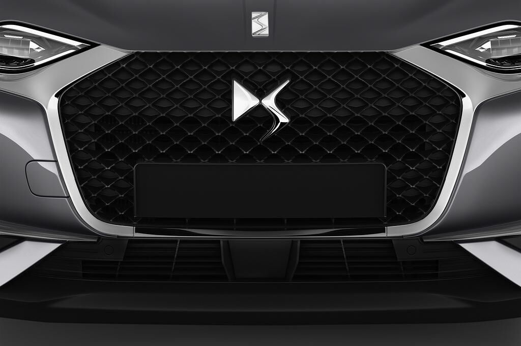DS DS 3 Crossback (Baujahr 2019) Performance Line 5 Türen Kühlergrill und Scheinwerfer
