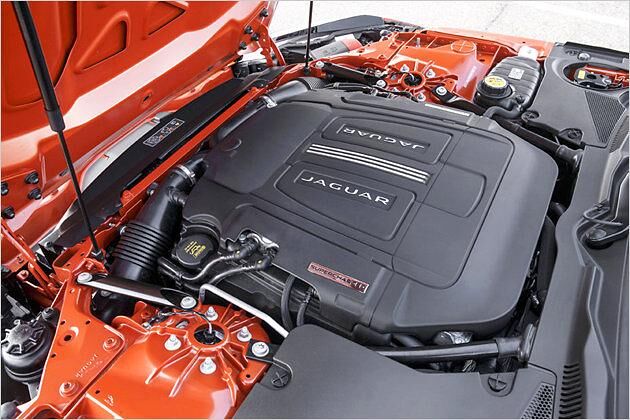 Fette Maschine: Per Kompressor werden aus fünf Liter Hubraum 550 PS geholt