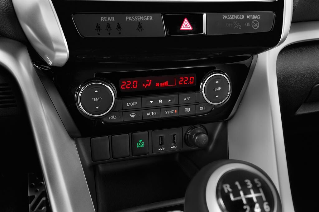 Mitsubishi Eclipse Cross (Baujahr 2020) Diamant+ 5 Türen Temperatur und Klimaanlage