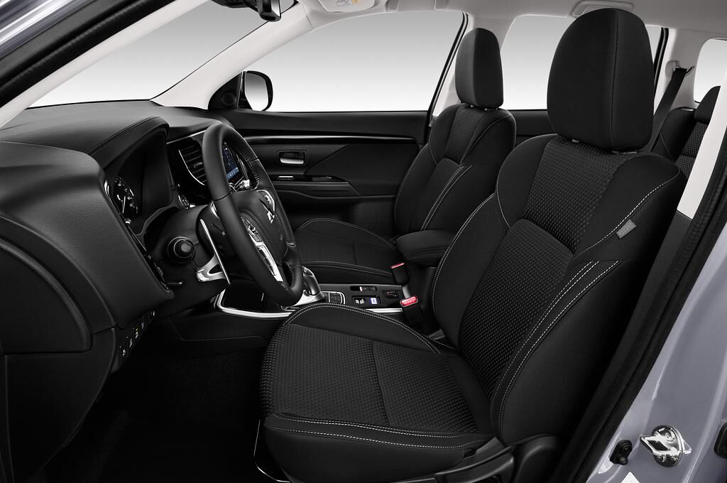 Mitsubishi Outlander PHEV (Baujahr 2020) Basis 5 Türen Vordersitze