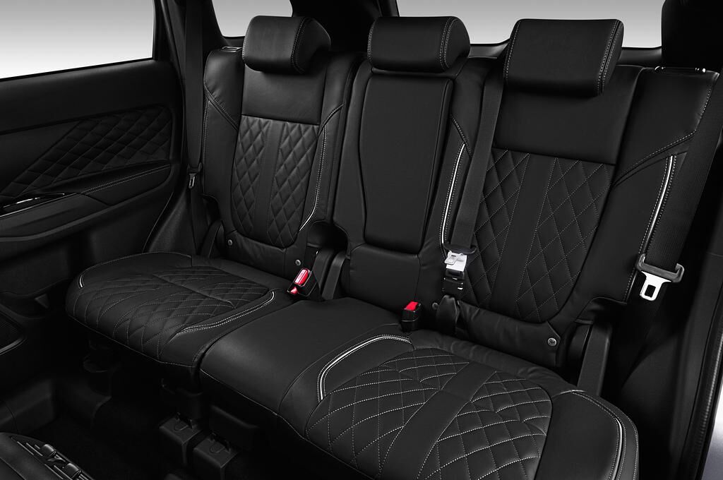 Mitsubishi Outlander PHEV (Baujahr 2020) Top 5 Türen Rücksitze