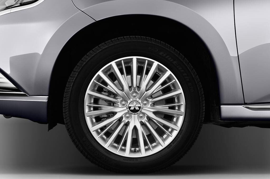 Mitsubishi Outlander PHEV (Baujahr 2020) Top 5 Türen Reifen und Felge