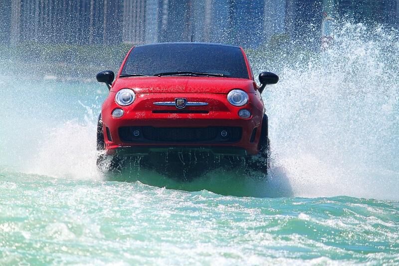 Der Fiat 500 Watercraft geht richtig ab