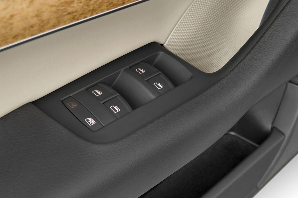 Audi Allroad Quattro (Baujahr 2011) - 5 Türen Bedienungselemente Tür