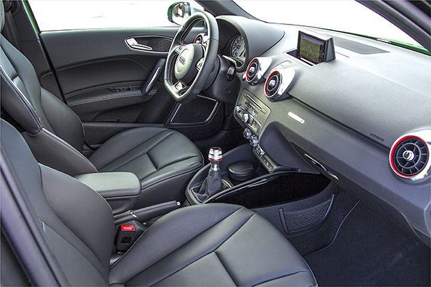 Der S1-Innenraum präsentiert sich knapp geschnitten