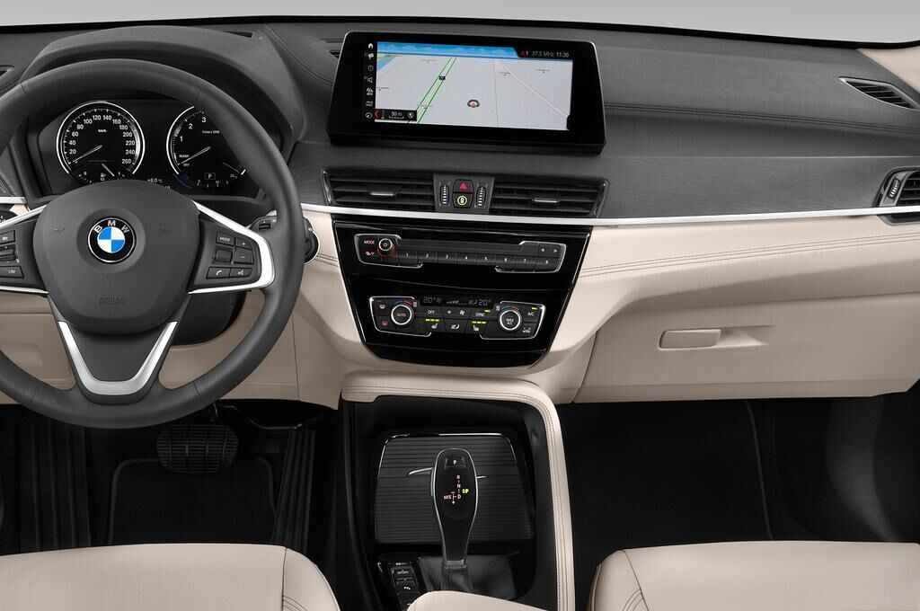 BMW X1 (Baujahr 2020) xLine 5 Türen Mittelkonsole