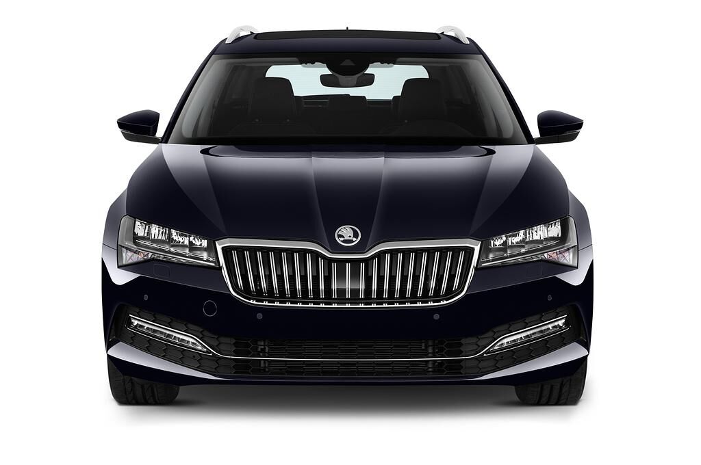 Skoda Superb Combi (Baujahr 2020) Style 5 Türen Frontansicht