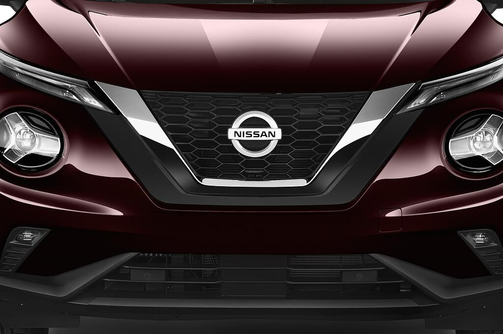 Nissan Juke (Baujahr 2020) Acenta 5 Türen Kühlergrill und Scheinwerfer