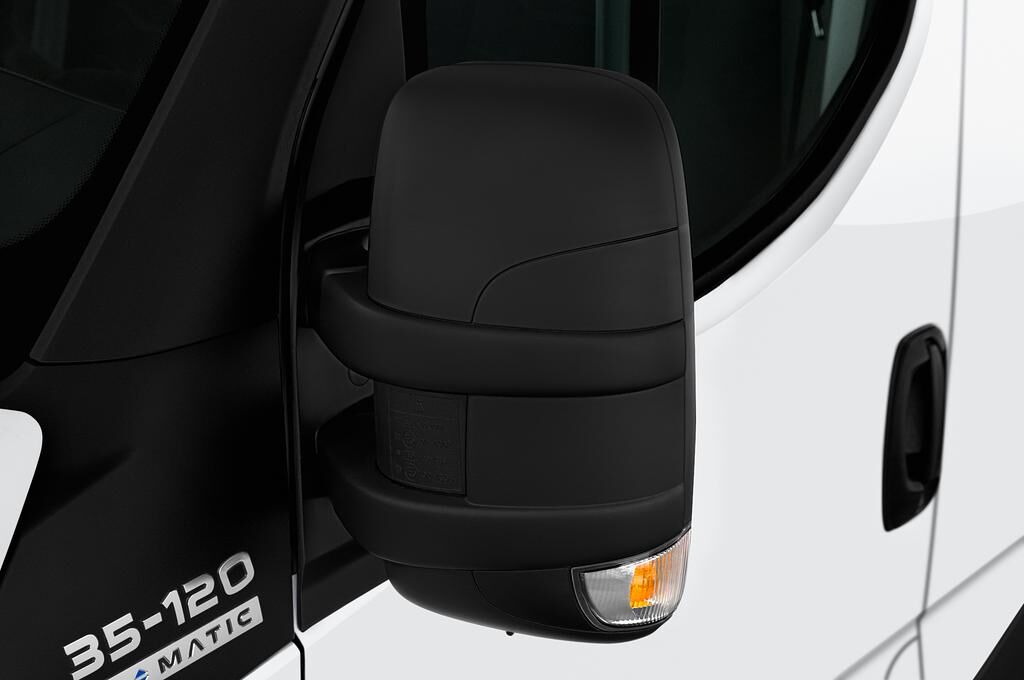 Iveco Daily (Baujahr 2018) S 4 Türen Außenspiegel